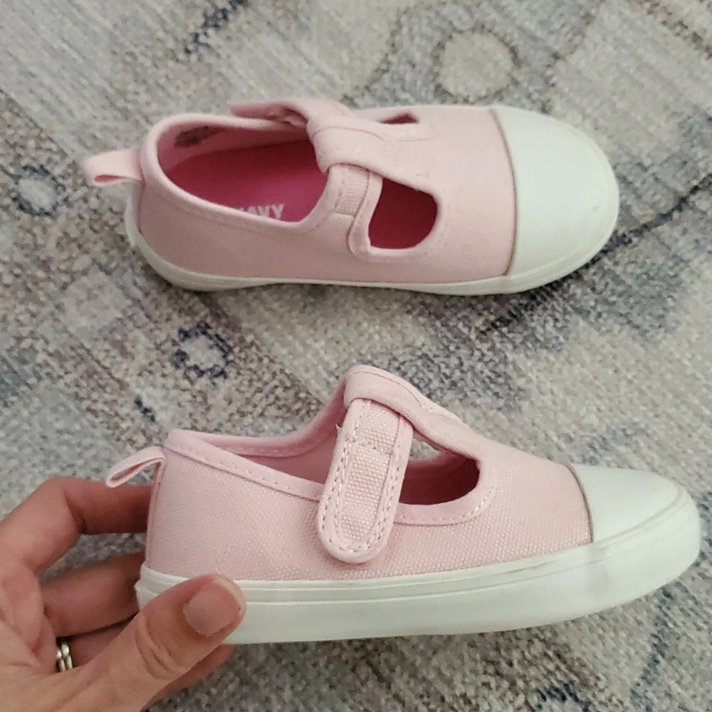 Old Navy Light Pink Mary-Jane Canvas Sneakers for Toddler Girls Sz6